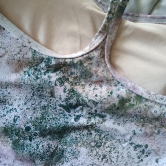 Lululemon top - Picture 4 of 4